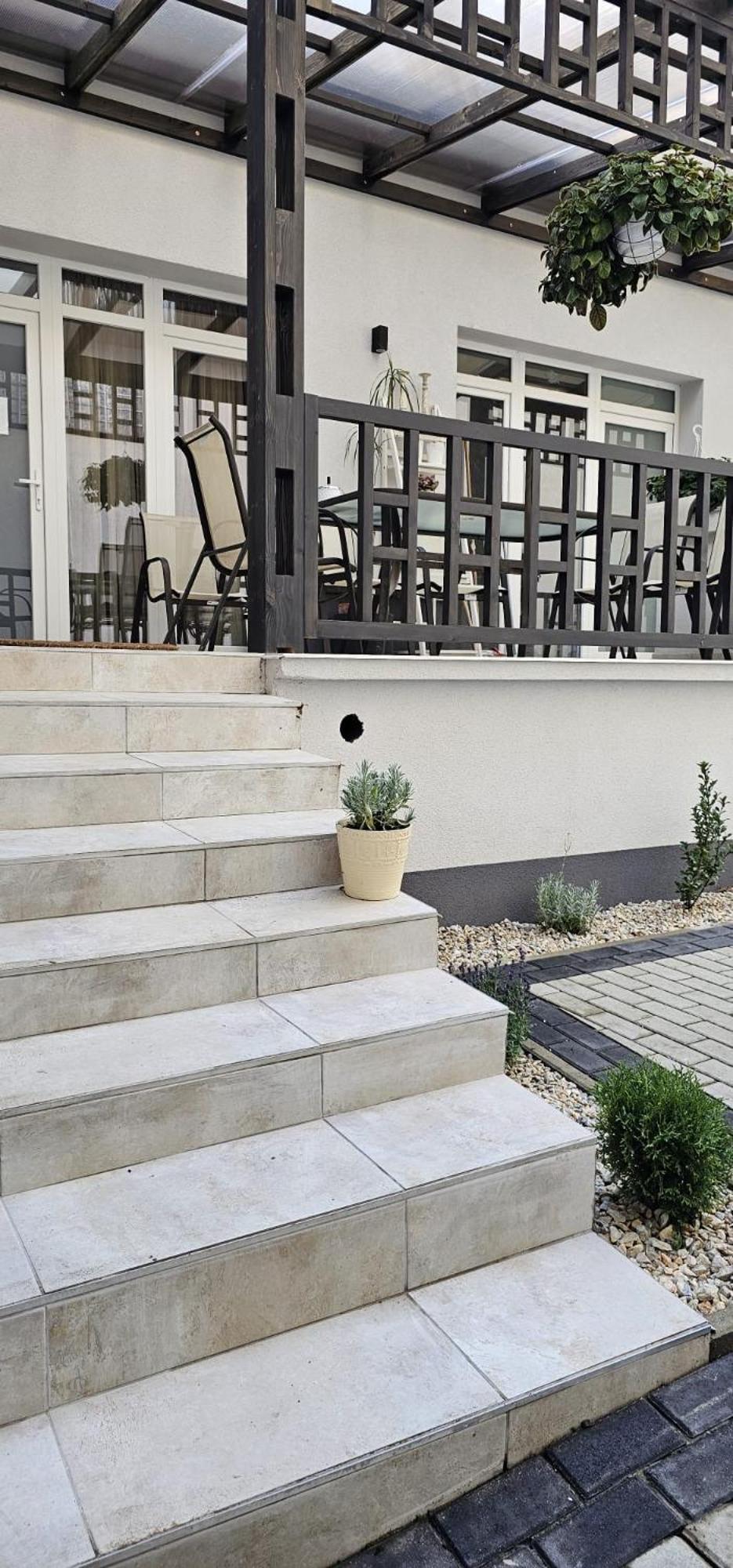 Peterfia Boutique Apartments ديبريتْسين المظهر الخارجي الصورة