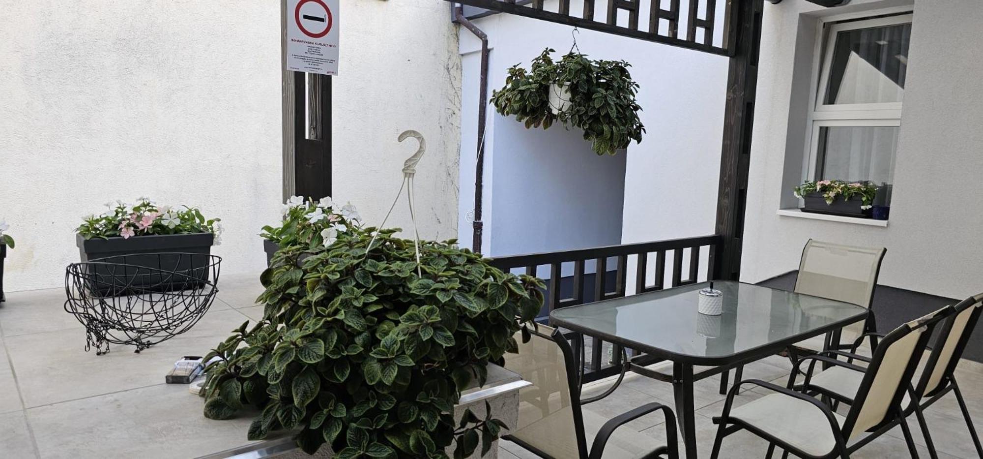 Peterfia Boutique Apartments ديبريتْسين المظهر الخارجي الصورة